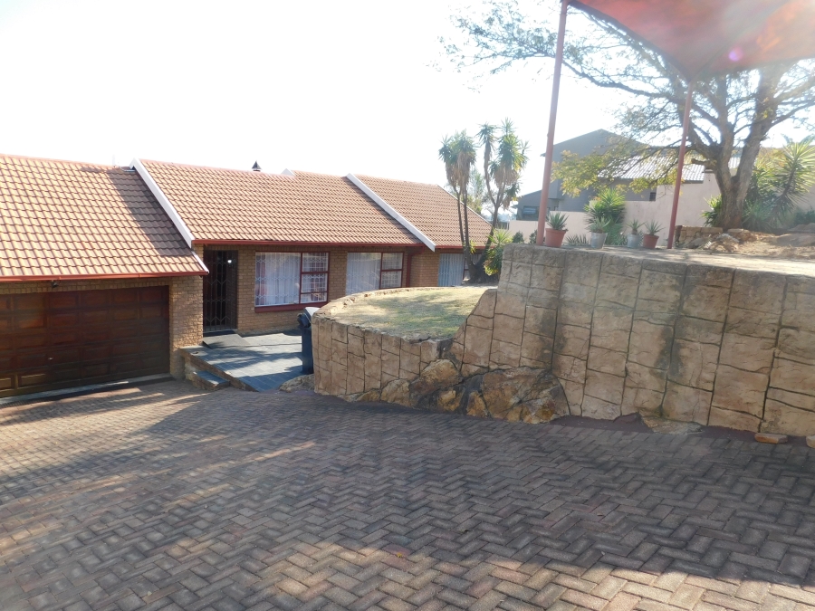 3 Bedroom Property for Sale in Noordkruin Gauteng