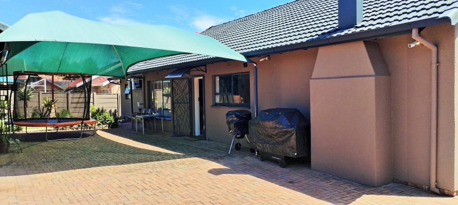 3 Bedroom Property for Sale in Rant En Dal Gauteng
