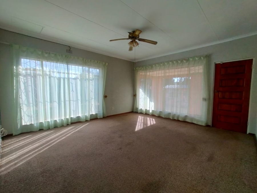 3 Bedroom Property for Sale in Helikonpark Gauteng