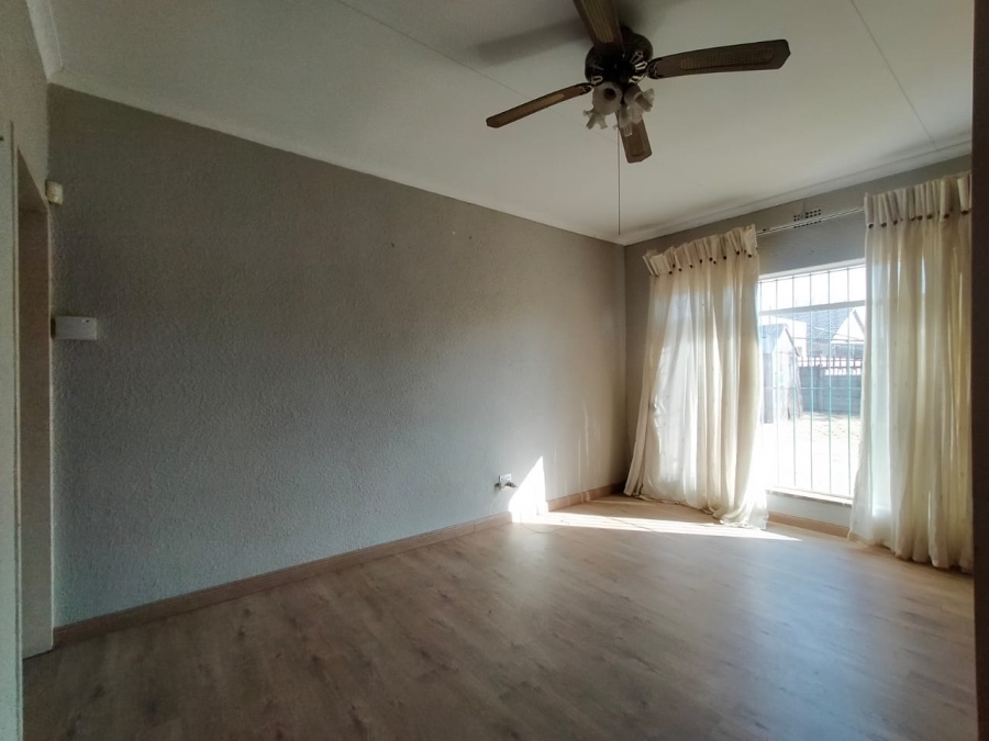 3 Bedroom Property for Sale in Helikonpark Gauteng