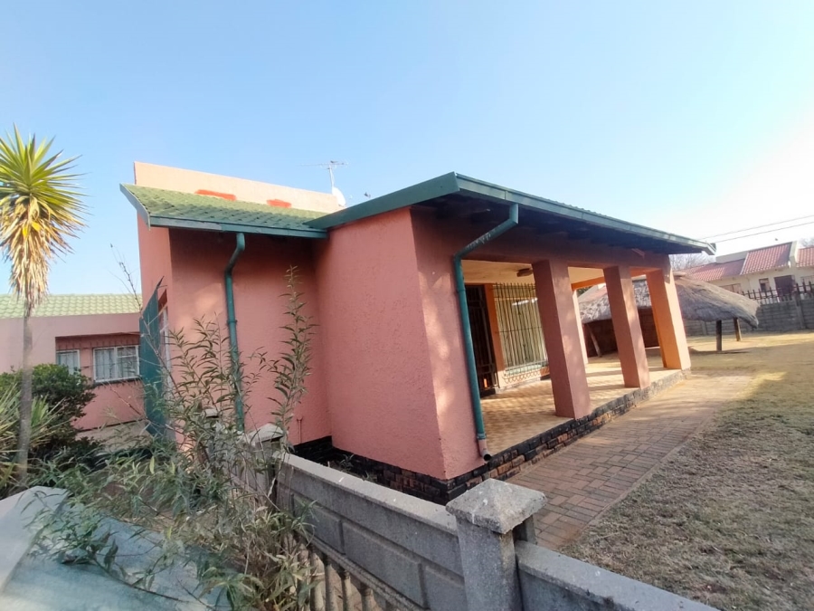 3 Bedroom Property for Sale in Helikonpark Gauteng
