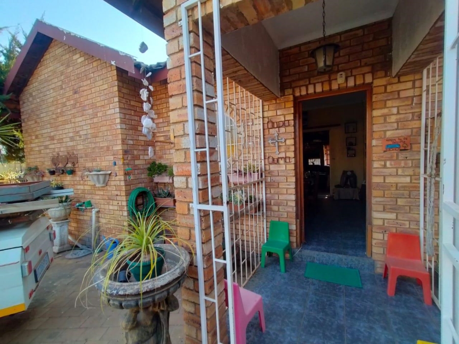 3 Bedroom Property for Sale in Westonaria Gauteng