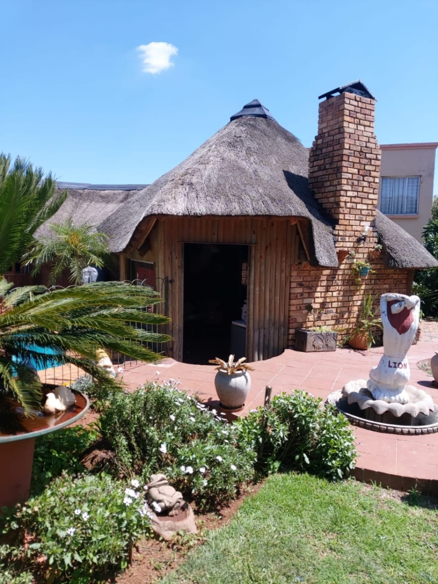 3 Bedroom Property for Sale in Westonaria Gauteng