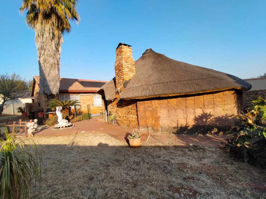 3 Bedroom Property for Sale in Westonaria Gauteng