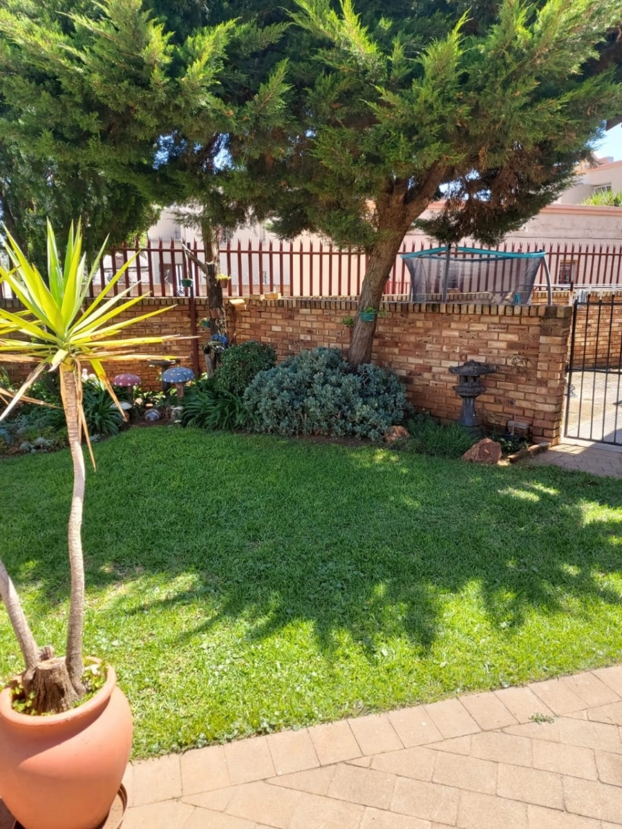 3 Bedroom Property for Sale in Westonaria Gauteng