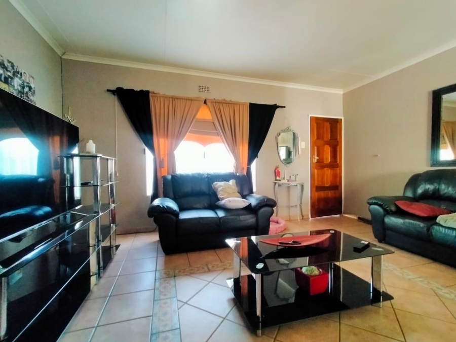 3 Bedroom Property for Sale in Eike Park Gauteng
