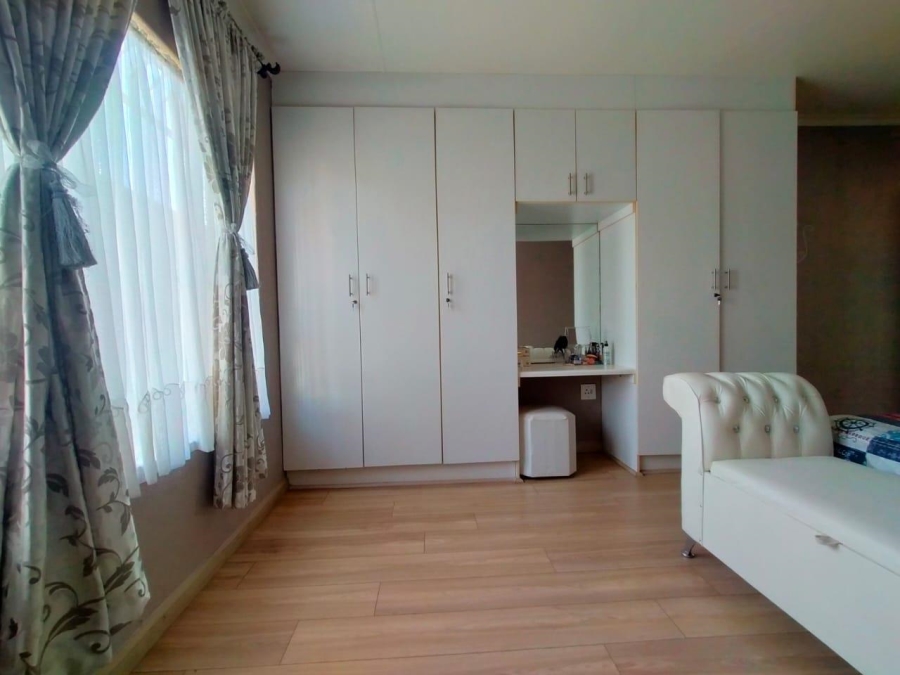 3 Bedroom Property for Sale in Eike Park Gauteng