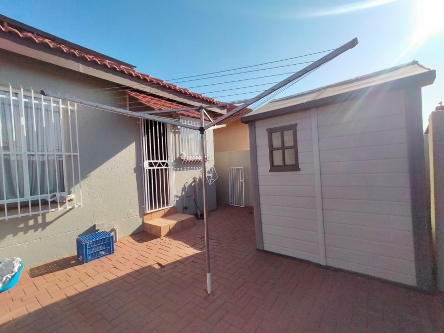 3 Bedroom Property for Sale in Eike Park Gauteng