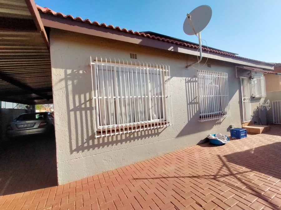 3 Bedroom Property for Sale in Eike Park Gauteng
