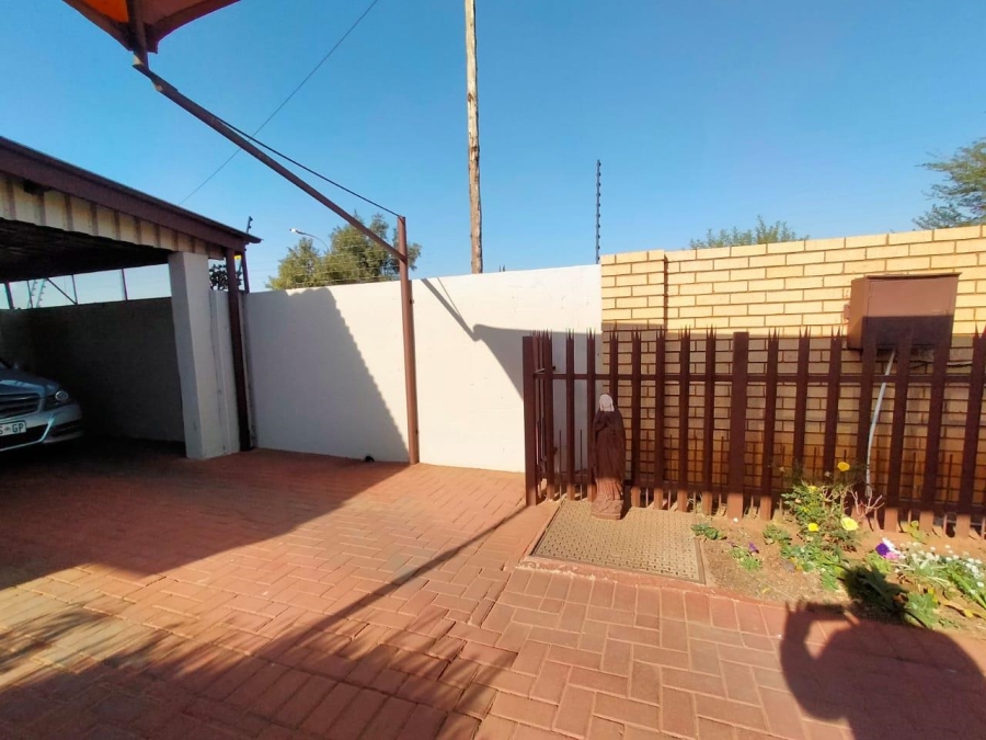 3 Bedroom Property for Sale in Eike Park Gauteng