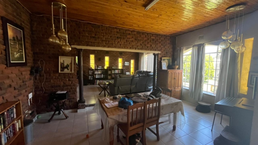 4 Bedroom Property for Sale in Helikonpark Gauteng
