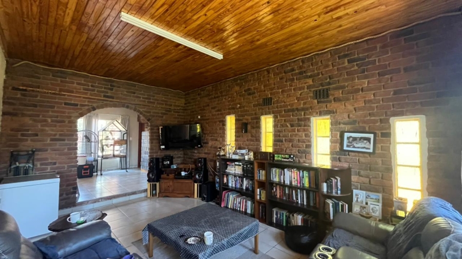 4 Bedroom Property for Sale in Helikonpark Gauteng