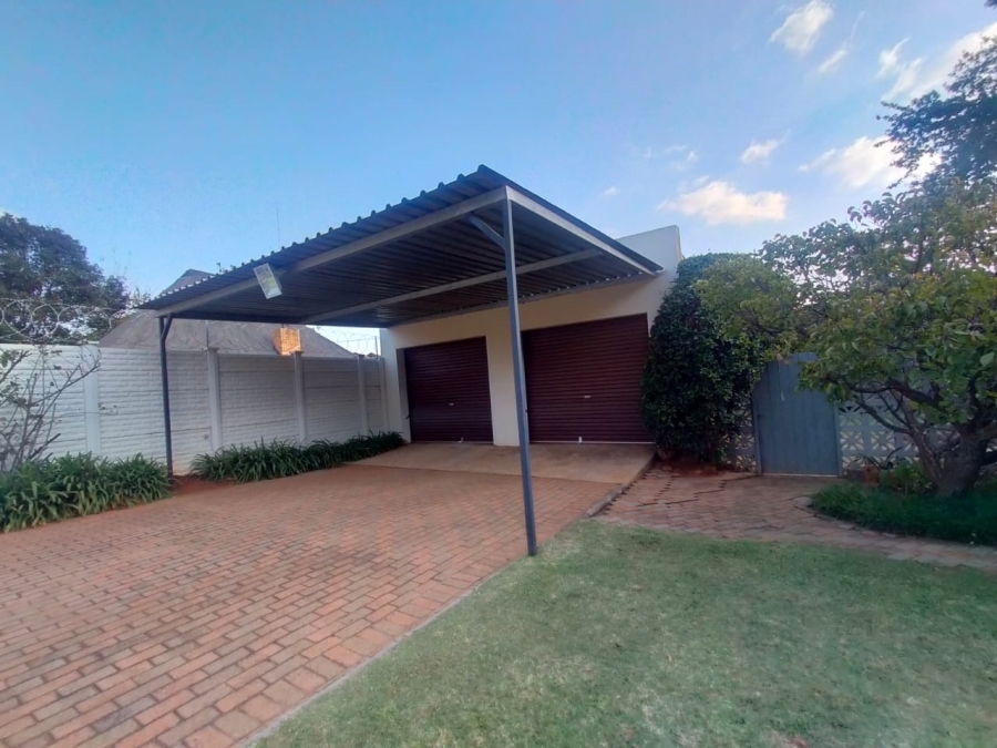 4 Bedroom Property for Sale in Greenhills Gauteng