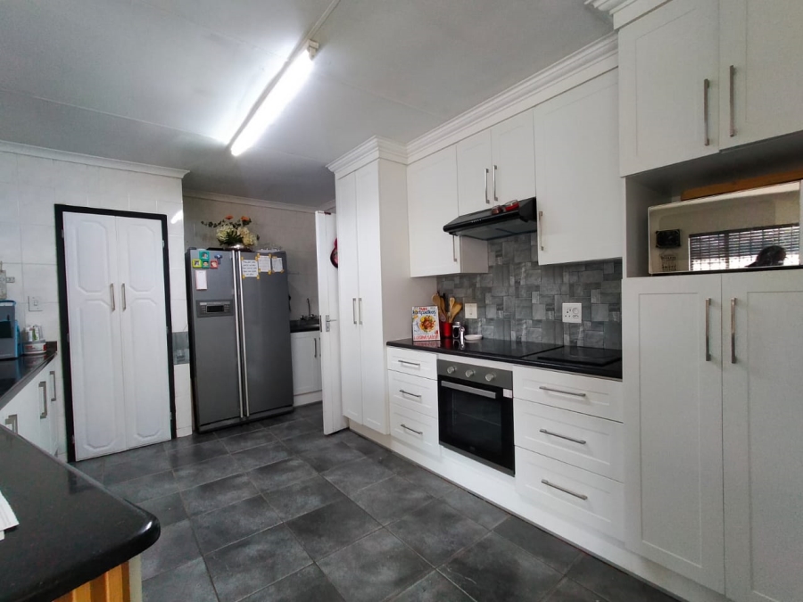 3 Bedroom Property for Sale in Greenhills Gauteng