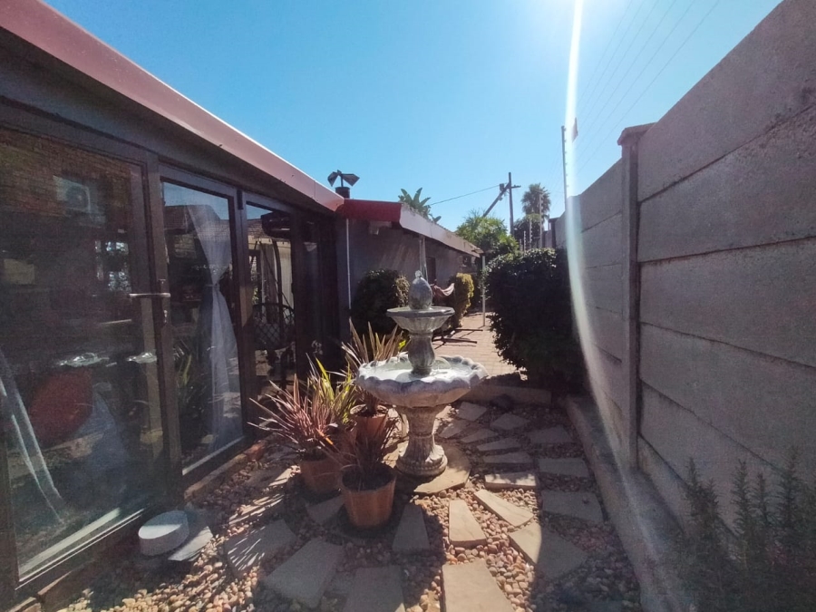 3 Bedroom Property for Sale in Greenhills Gauteng