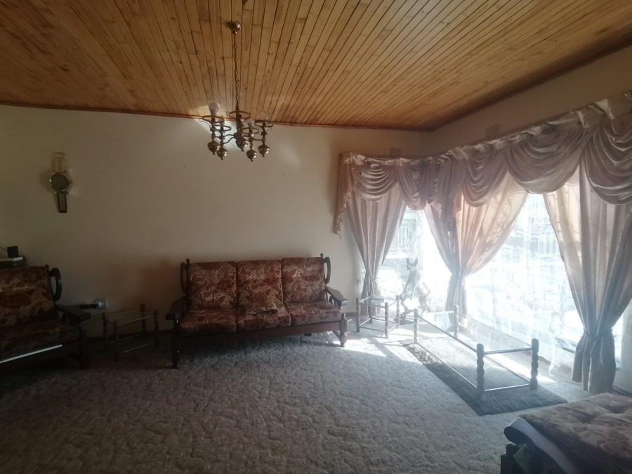 6 Bedroom Property for Sale in Rant En Dal Gauteng