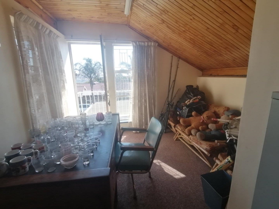 6 Bedroom Property for Sale in Rant En Dal Gauteng