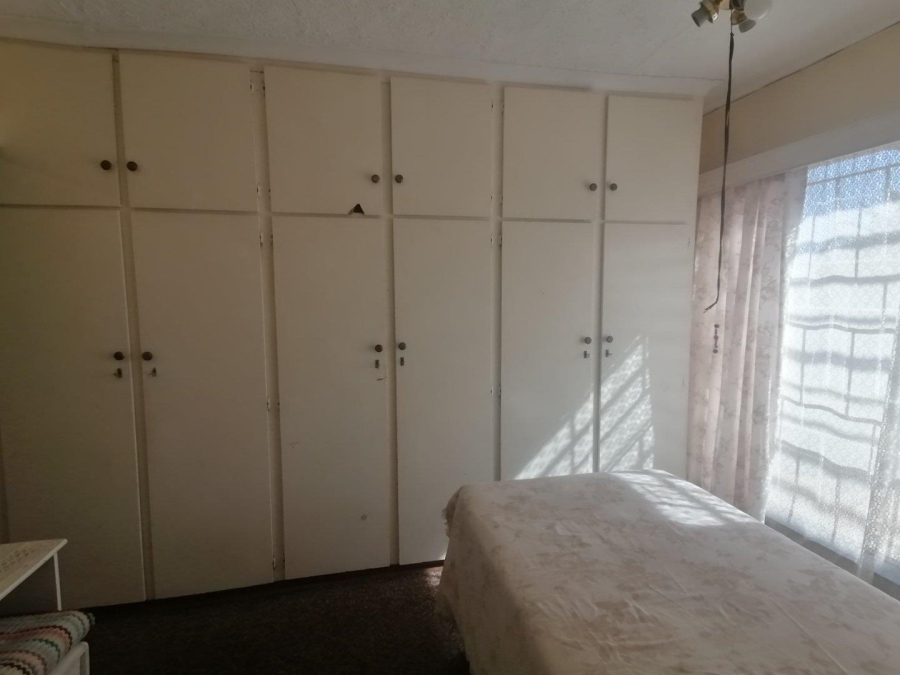 6 Bedroom Property for Sale in Rant En Dal Gauteng