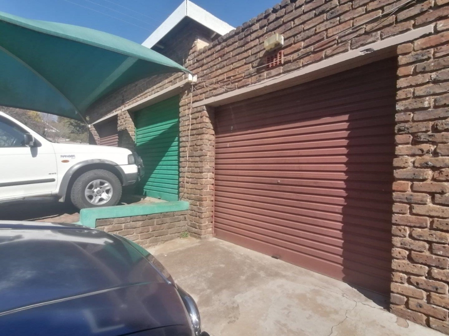 6 Bedroom Property for Sale in Rant En Dal Gauteng