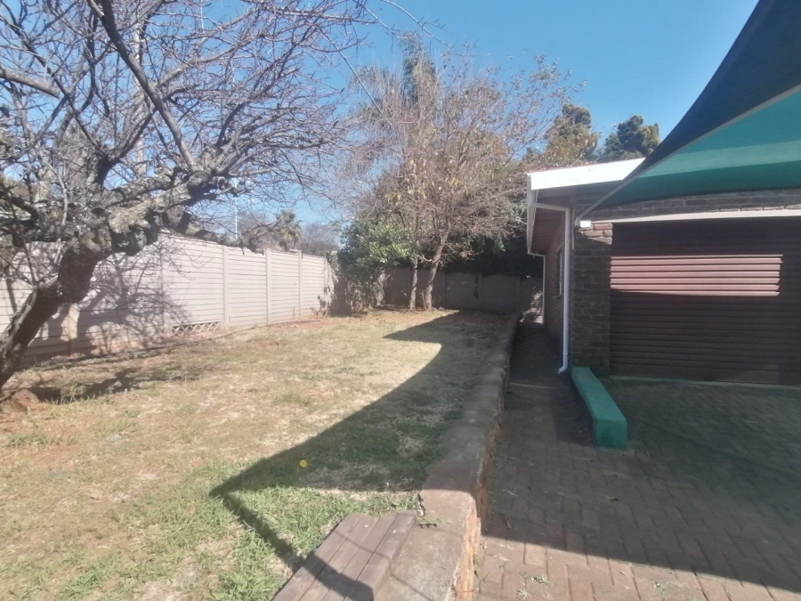 6 Bedroom Property for Sale in Rant En Dal Gauteng