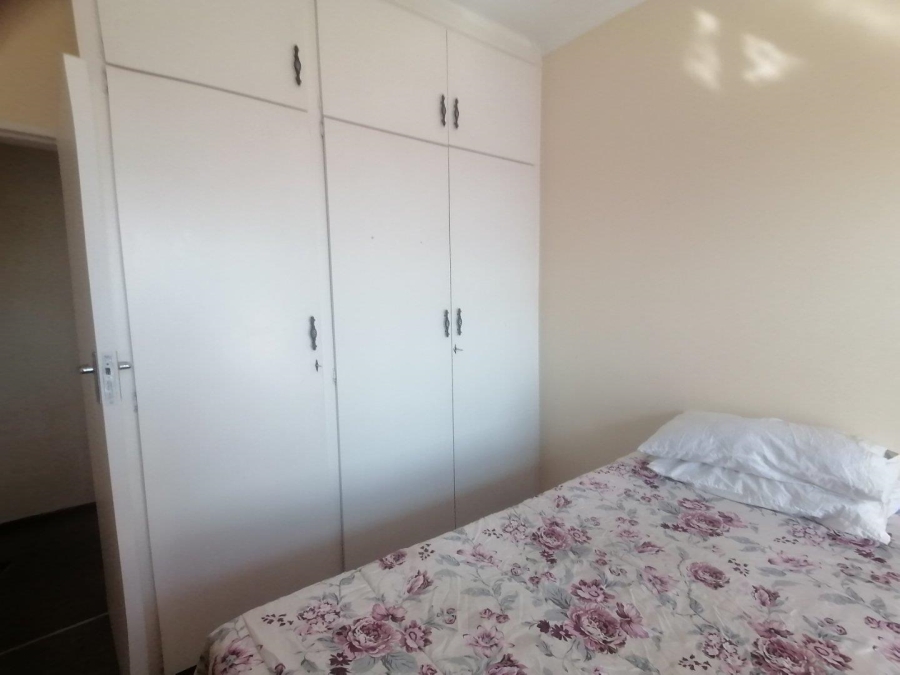 6 Bedroom Property for Sale in Rant En Dal Gauteng