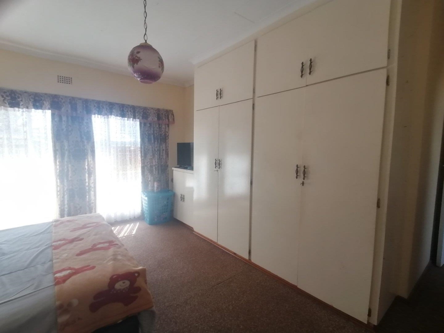 6 Bedroom Property for Sale in Rant En Dal Gauteng