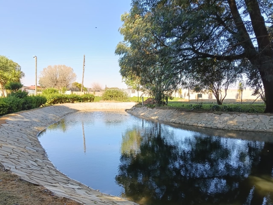 6 Bedroom Property for Sale in Wheatlands A H Gauteng