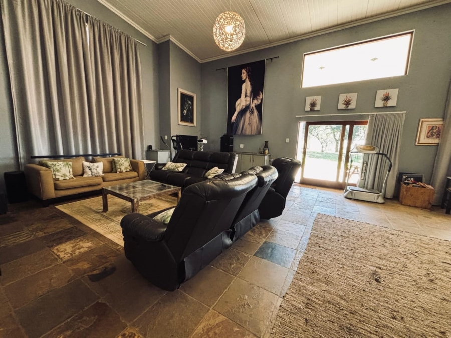 6 Bedroom Property for Sale in Wheatlands A H Gauteng