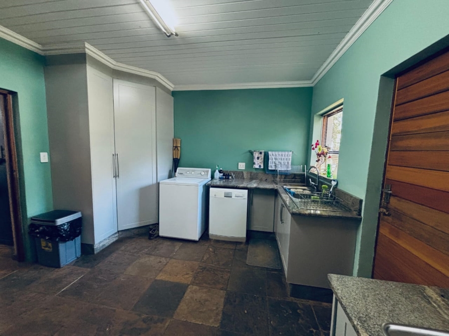 6 Bedroom Property for Sale in Wheatlands A H Gauteng