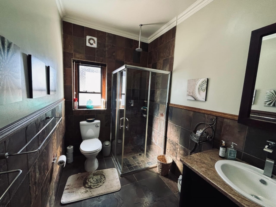 6 Bedroom Property for Sale in Wheatlands A H Gauteng