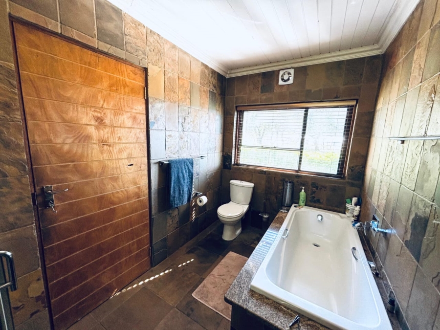 6 Bedroom Property for Sale in Wheatlands A H Gauteng