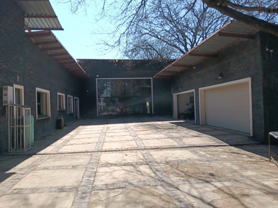 6 Bedroom Property for Sale in Wheatlands A H Gauteng