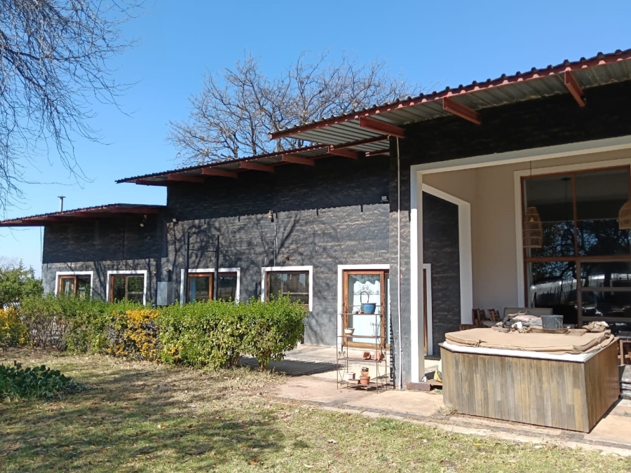 6 Bedroom Property for Sale in Wheatlands A H Gauteng