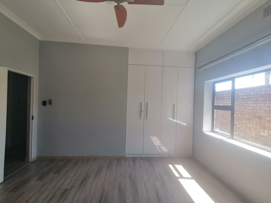 4 Bedroom Property for Sale in Monument Gauteng