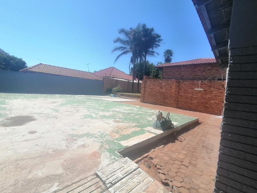 4 Bedroom Property for Sale in Monument Gauteng