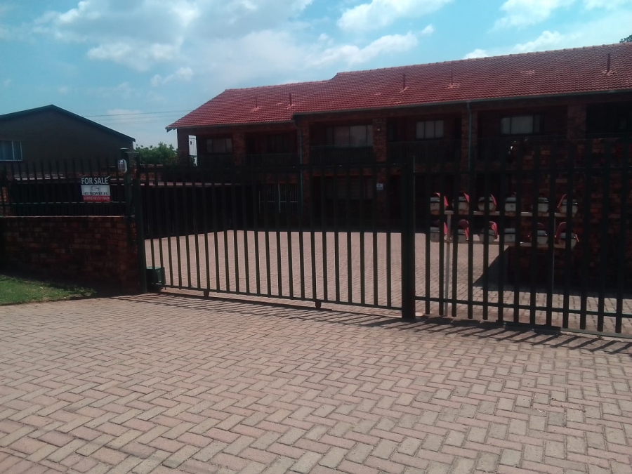1 Bedroom Property for Sale in Lewisham Gauteng