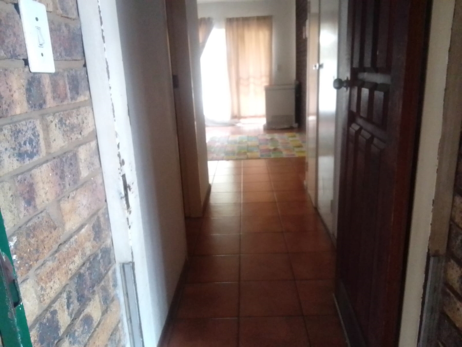 1 Bedroom Property for Sale in Lewisham Gauteng