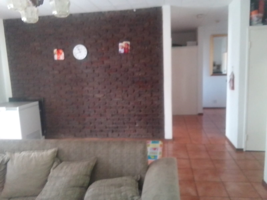 1 Bedroom Property for Sale in Lewisham Gauteng