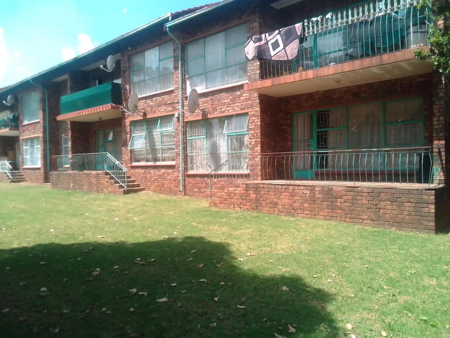 1 Bedroom Property for Sale in Lewisham Gauteng
