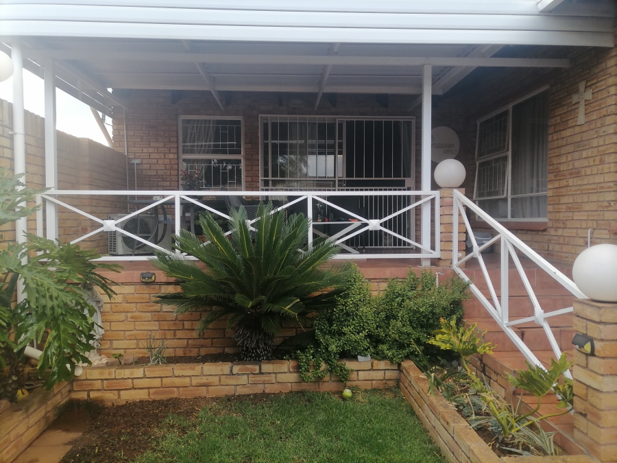 3 Bedroom Property for Sale in Noordheuwel Gauteng
