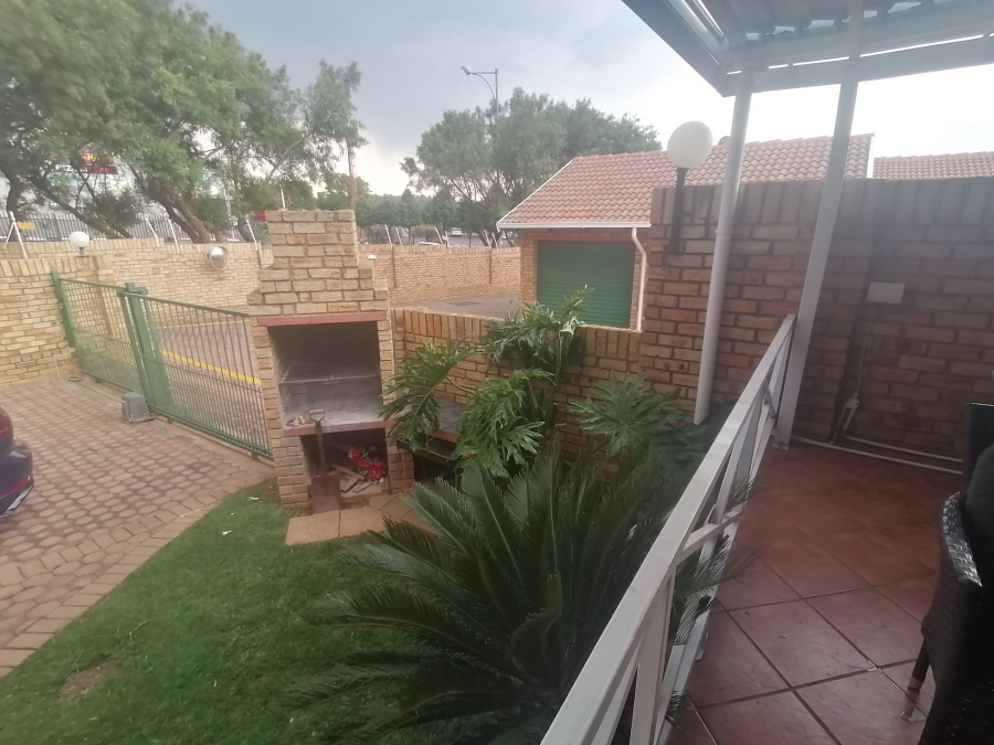 3 Bedroom Property for Sale in Noordheuwel Gauteng
