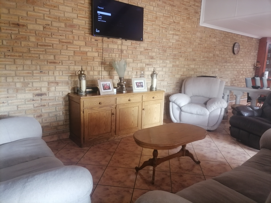 3 Bedroom Property for Sale in Noordheuwel Gauteng