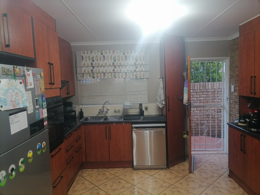 3 Bedroom Property for Sale in Noordheuwel Gauteng
