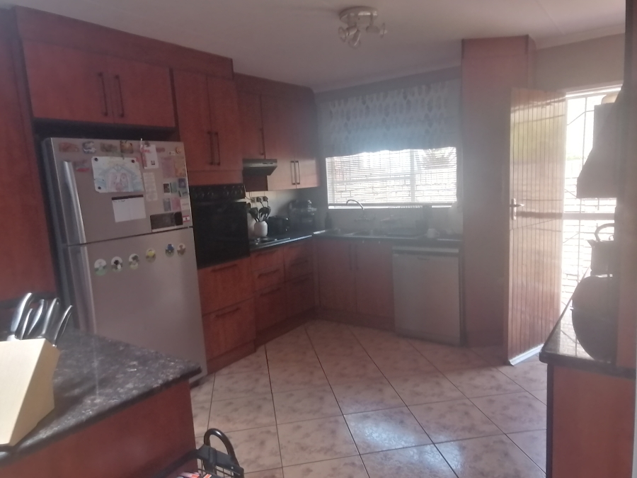 3 Bedroom Property for Sale in Noordheuwel Gauteng