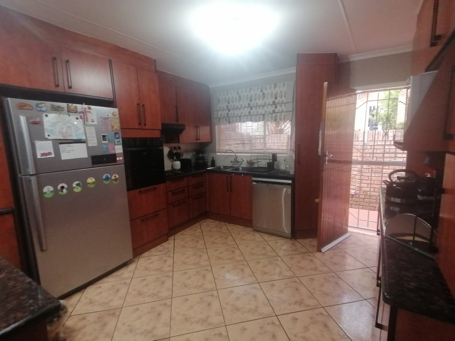3 Bedroom Property for Sale in Noordheuwel Gauteng