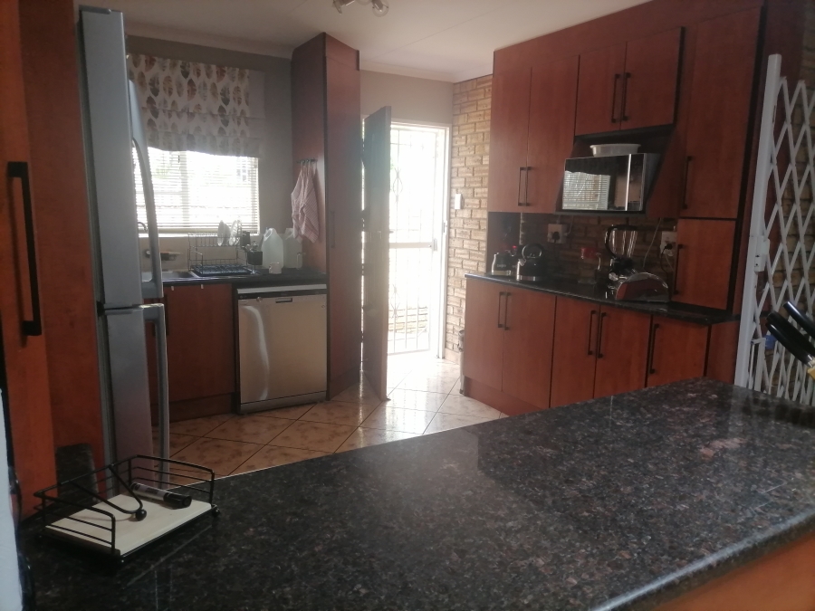 3 Bedroom Property for Sale in Noordheuwel Gauteng