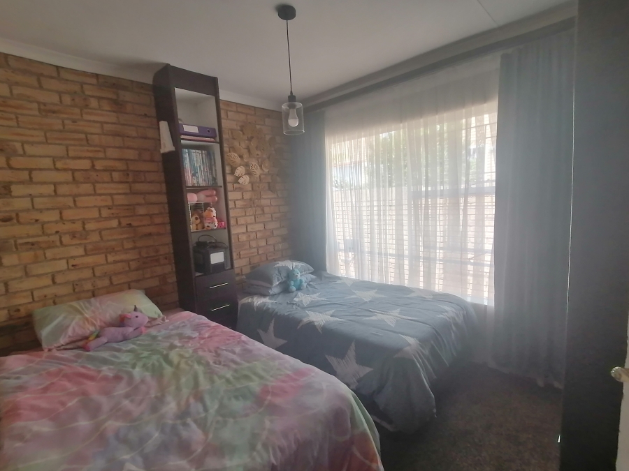 3 Bedroom Property for Sale in Noordheuwel Gauteng