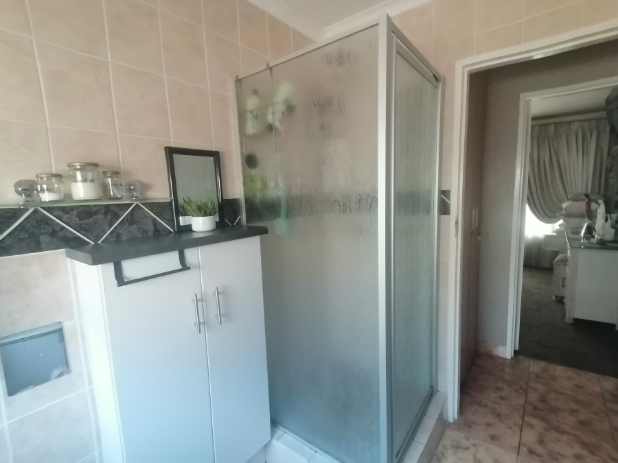3 Bedroom Property for Sale in Noordheuwel Gauteng