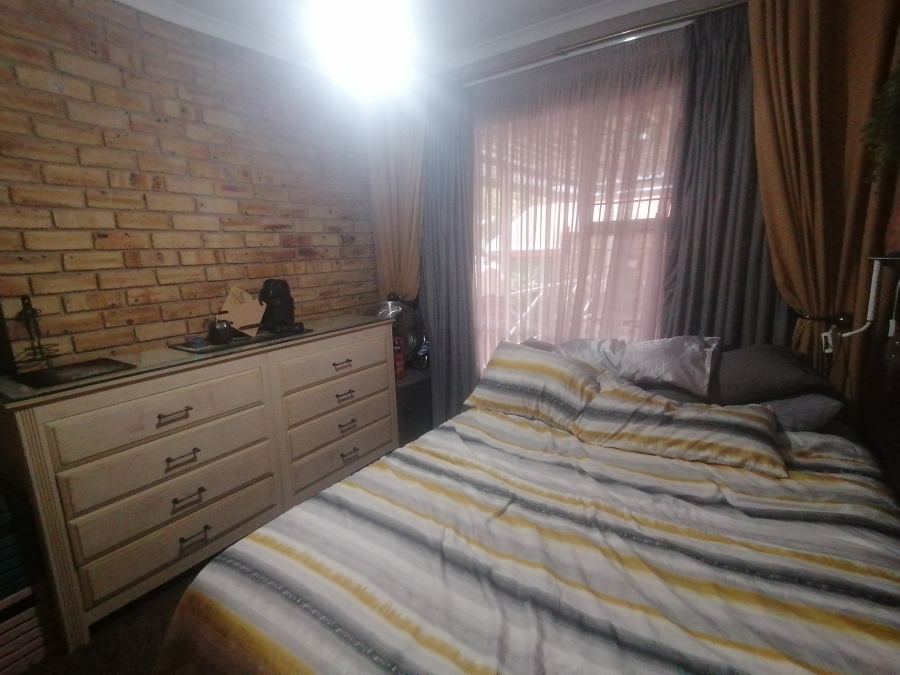 3 Bedroom Property for Sale in Noordheuwel Gauteng