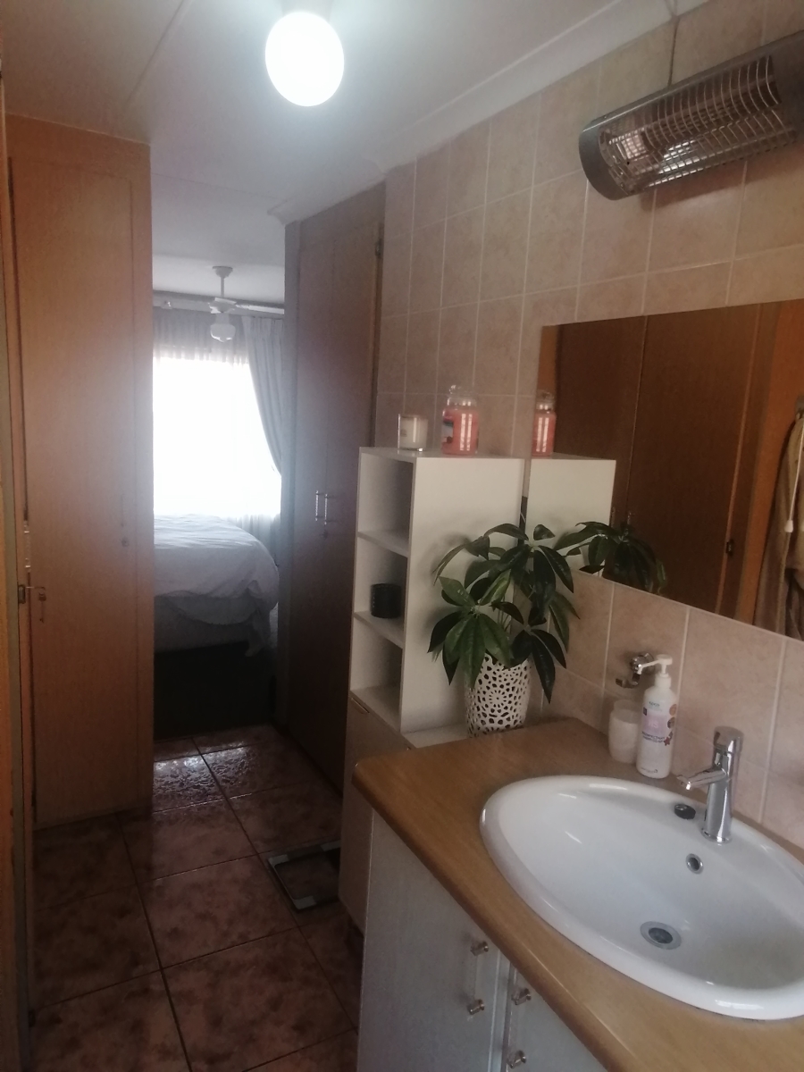 3 Bedroom Property for Sale in Noordheuwel Gauteng